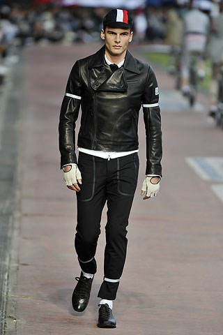 Moncler Gamme Bleu / - 2011